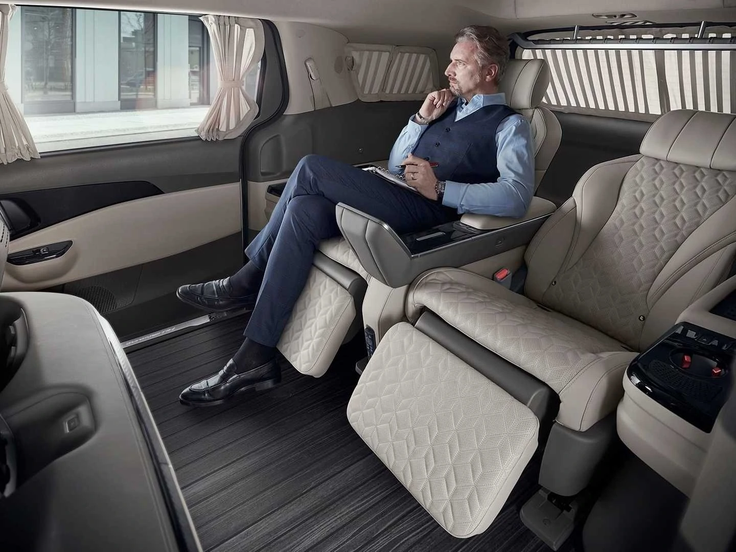 Black car sedan service